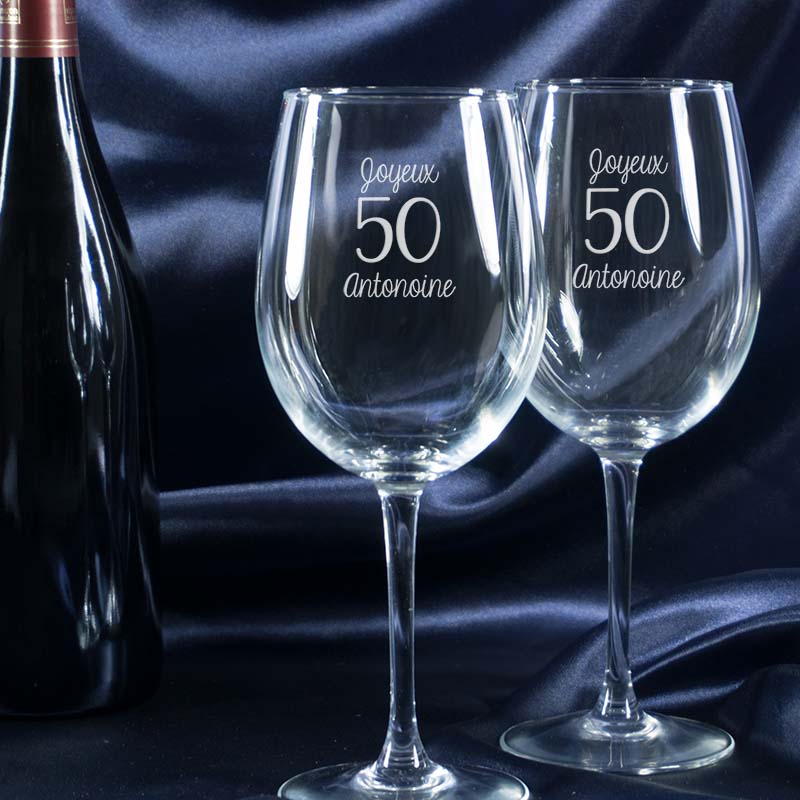 Cadeaux personnalisés: Art de la table personnalisé: Verres à vin gravés d'anniversaire