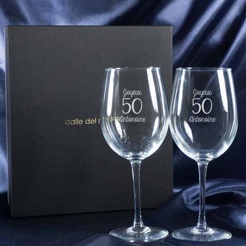 Cadeaux personnalisés: Art de la table personnalisé: Verres à vin gravés d'anniversaire