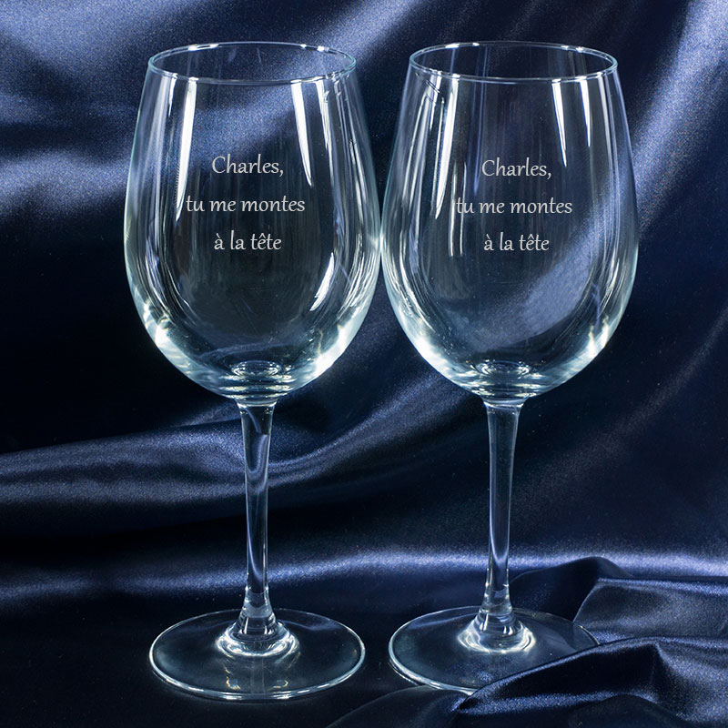 Cadeaux personnalisés: Art de la table personnalisé: Verres à vin personnalisés gravés avec message