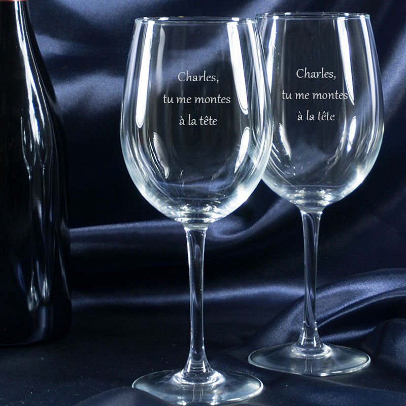 Cadeaux personnalisés: Art de la table personnalisé: Verres à vin personnalisés gravés avec message