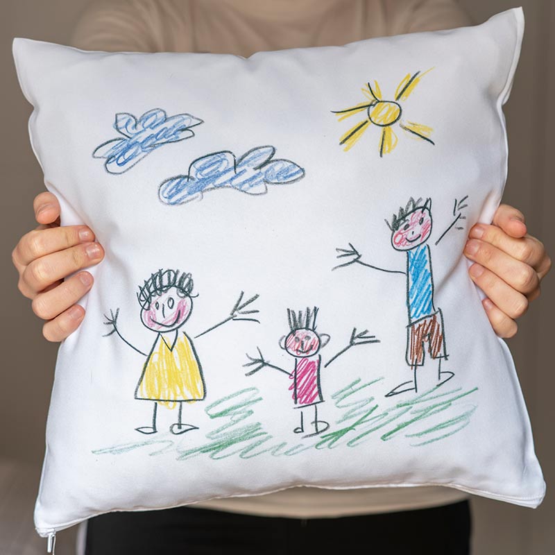 Cadeaux personnalisés: Décoration: Coussin carré avec le dessin de votre enfant
