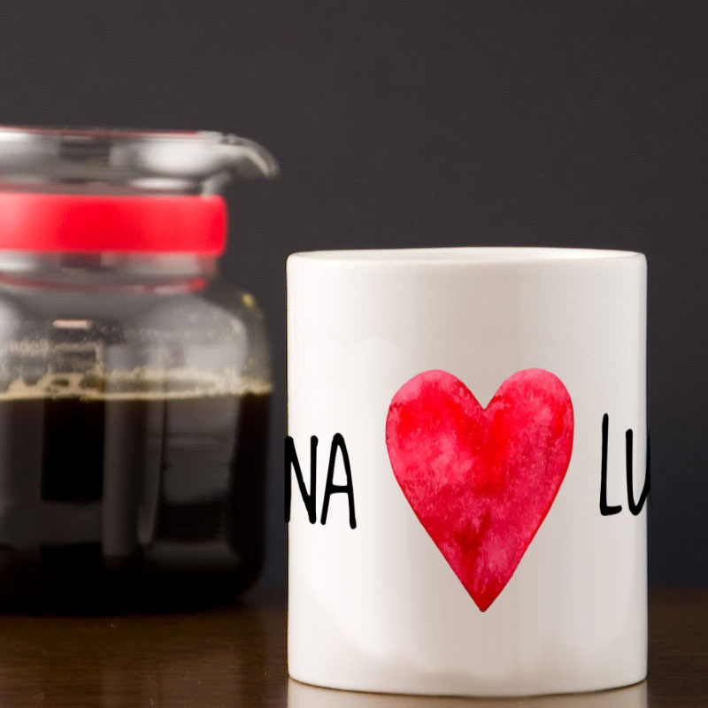 Cadeaux personnalisés: Mugs personnalisés: Mug avec un coeur personnalisé